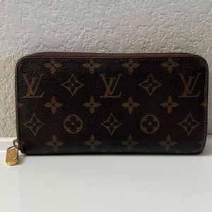 Louis Vuitton Zippy Wallet